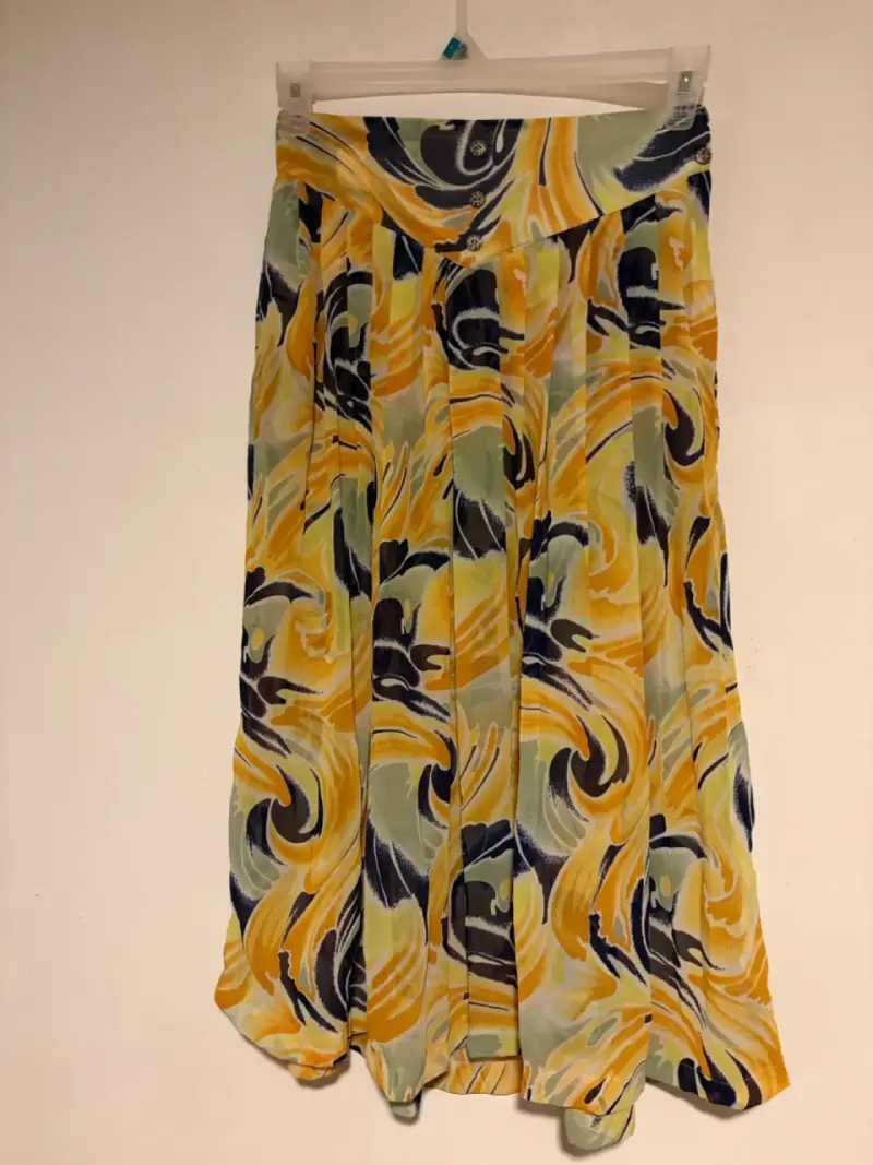 Falda midi estampada en tonos amarillos - 5