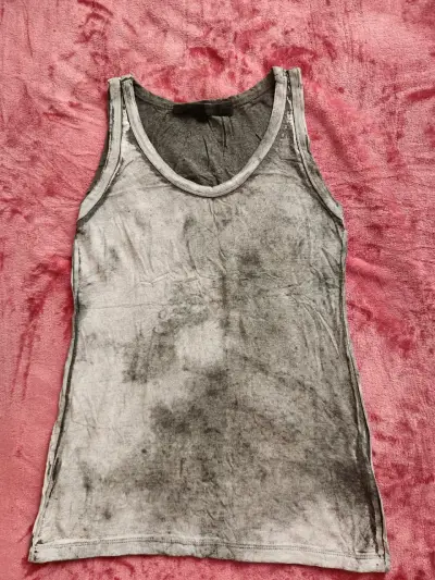 Polera sin mangas gris desgastada para mujer - miniatura 1