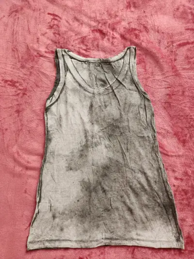 Polera sin mangas gris desgastada para mujer - miniatura 3