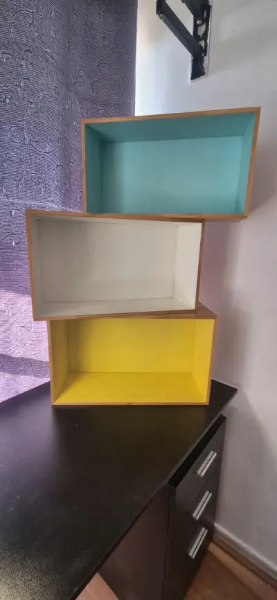 Estantes de madera coloridos apilables - miniatura 2