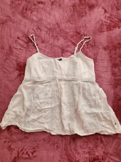 Blusa de tirantes American Eagle blanca con encaje - miniatura 1