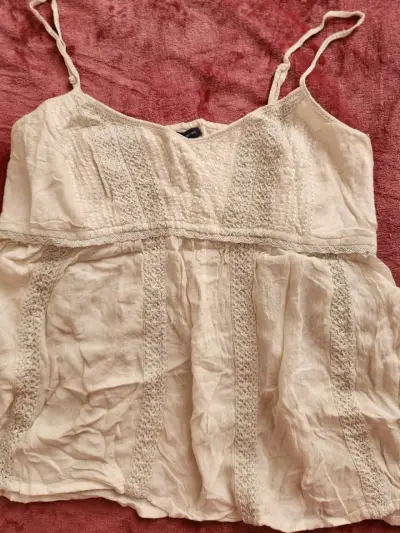 Blusa de tirantes American Eagle blanca con encaje - miniatura 2