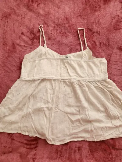 Blusa de tirantes American Eagle blanca con encaje - miniatura 4