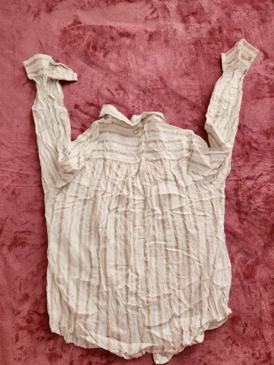 Blusa de rayas beige y dorado para mujer - miniatura 5