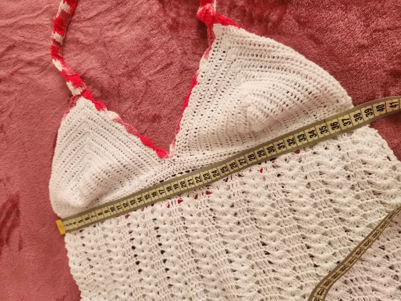 Top tejido a crochet blanco con tirantes fuccia - 5