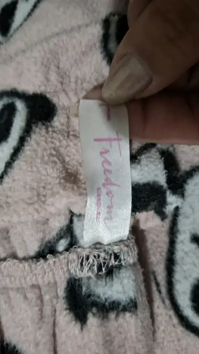 Pijama de polar con diseño de pandas - miniatura 2