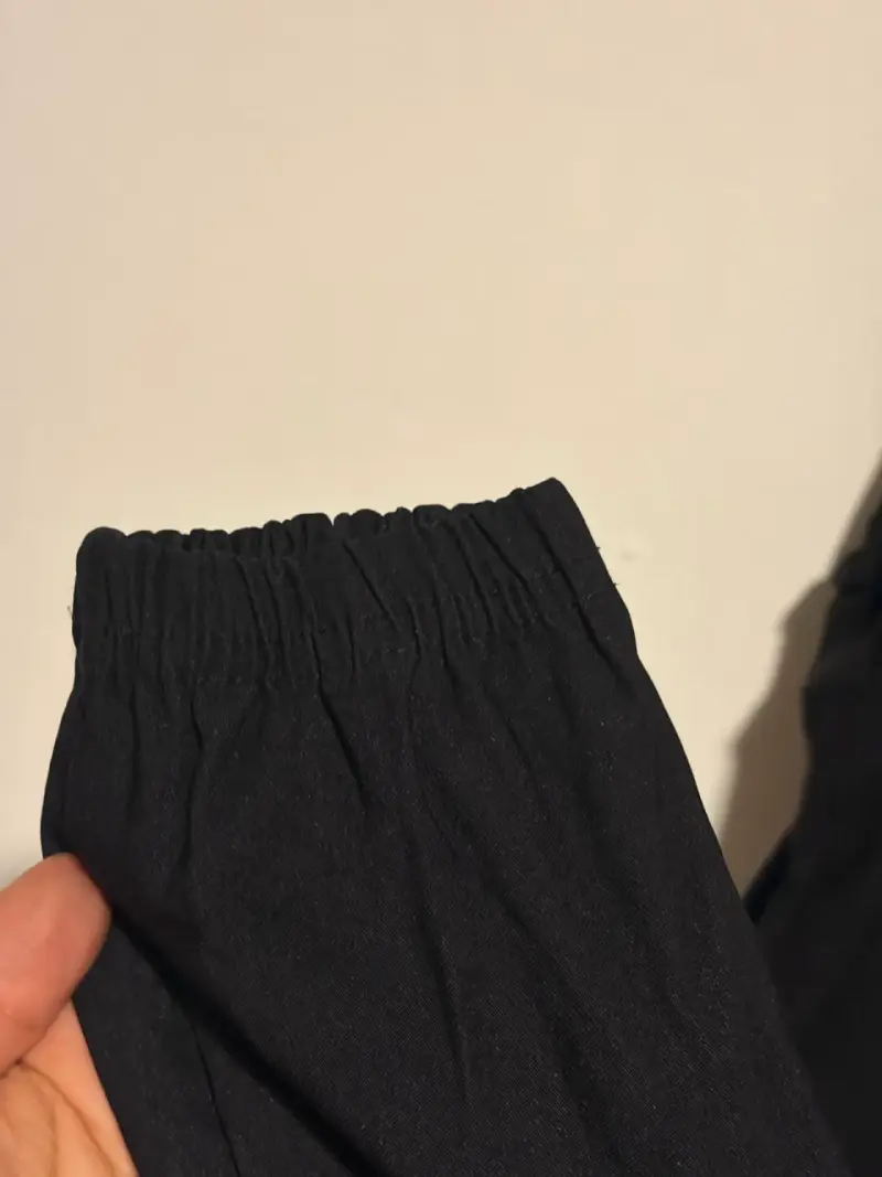 Overol negro unisex con tirantes ajustables - 5