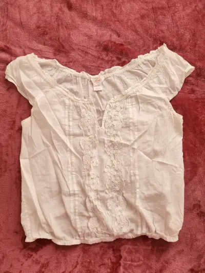 Blusa blanca de encaje para mujer - miniatura 1