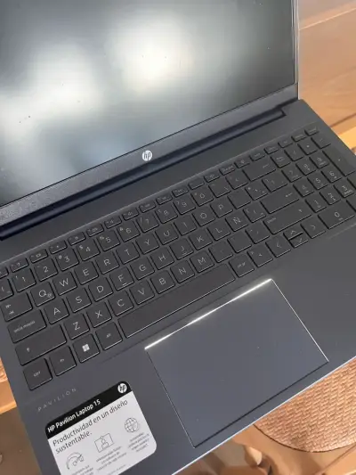 Laptop HP Pavilion 15 con Intel Core i5 Notebook - miniatura 2