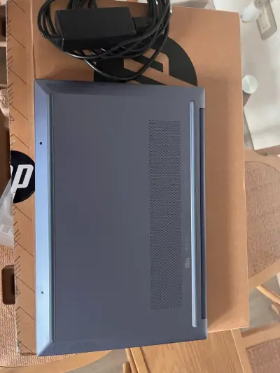 Laptop HP Pavilion 15 con Intel Core i5 Notebook - miniatura 6