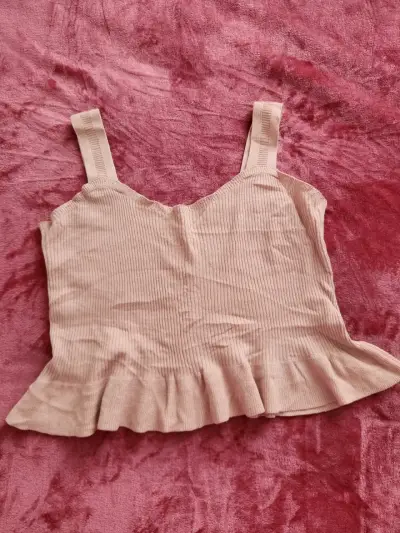Top de tirantes beige con botones Shein - miniatura 3