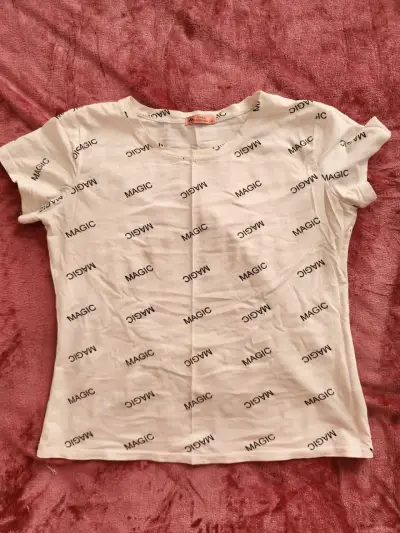 Polera blanca con estampado Magic para mujer - miniatura 1