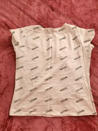 Polera blanca con estampado Magic para mujer - miniatura 2