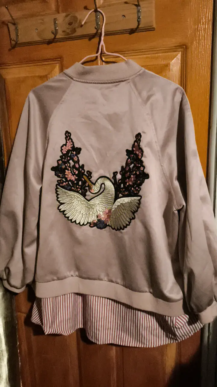 Chaqueta bomber con bordado de cisne - 2