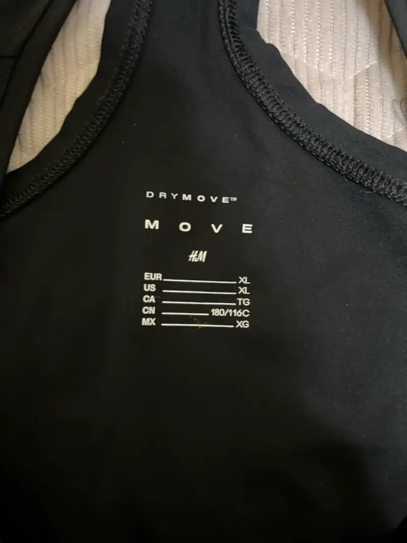 Polera deportiva negra H&M DryMove - 3