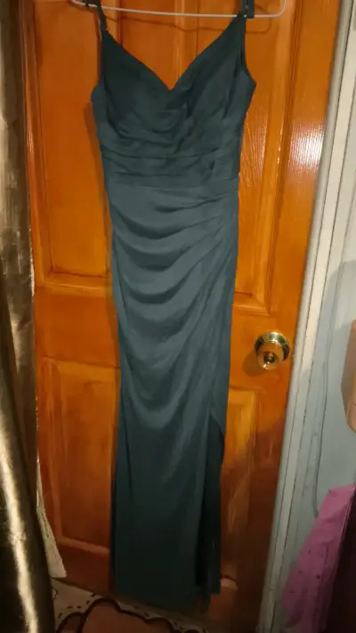 Vestido largo de noche verde elegante - miniatura 1
