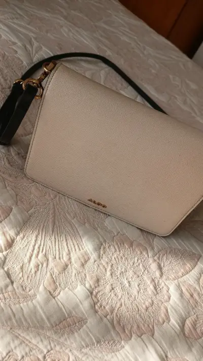 Cartera beige con correa ajustable - miniatura 2