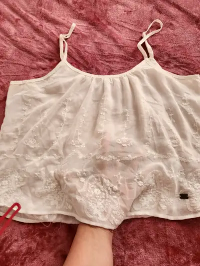 Blusa Blanca de Tirantes con Bordado Floral transp - miniatura 2