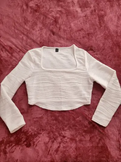 Top corto blanco con textura de manga larga - miniatura 1