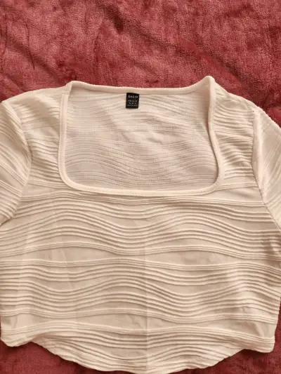 Top corto blanco con textura de manga larga - miniatura 2