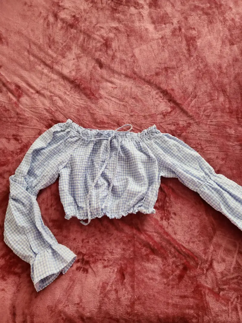 Blusa de cuadros vichy azul con hombros descubiertos - 2