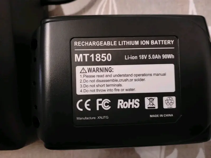 Cargador y batería Makita 18V Li-ion - 2