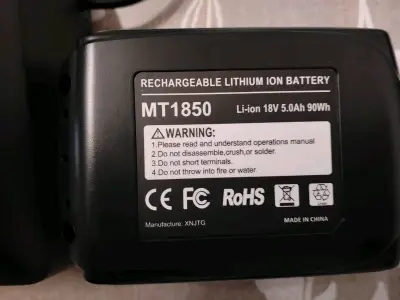 Cargador y batería Makita 18V Li-ion - miniatura 2