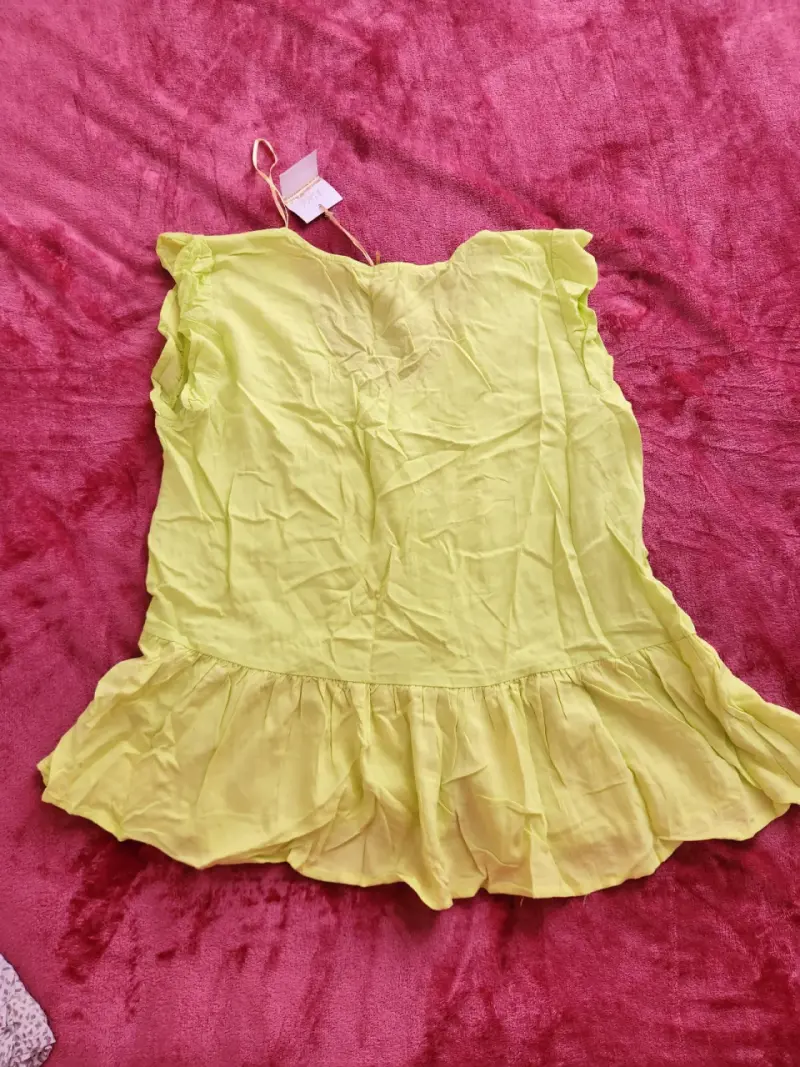 Blusa verde limon sin mangas para mujer - 3