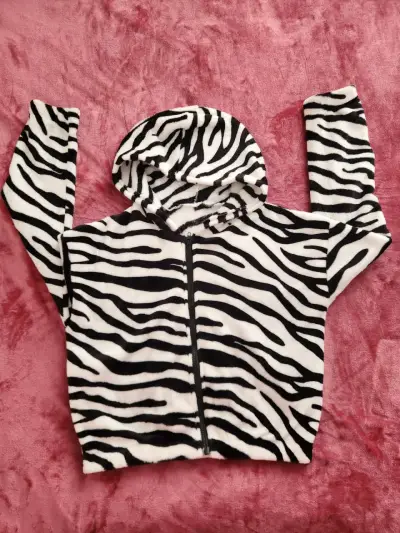 Polerón con capucha estampado cebra para mujer - miniatura 1