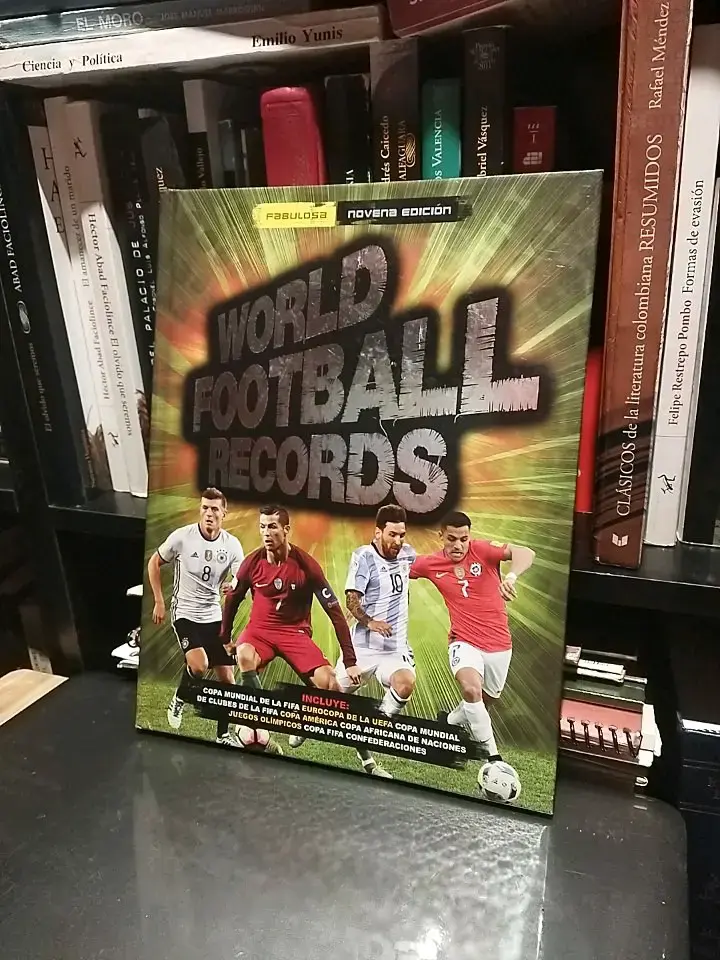 Libro World Football Records Novena Edición - 1