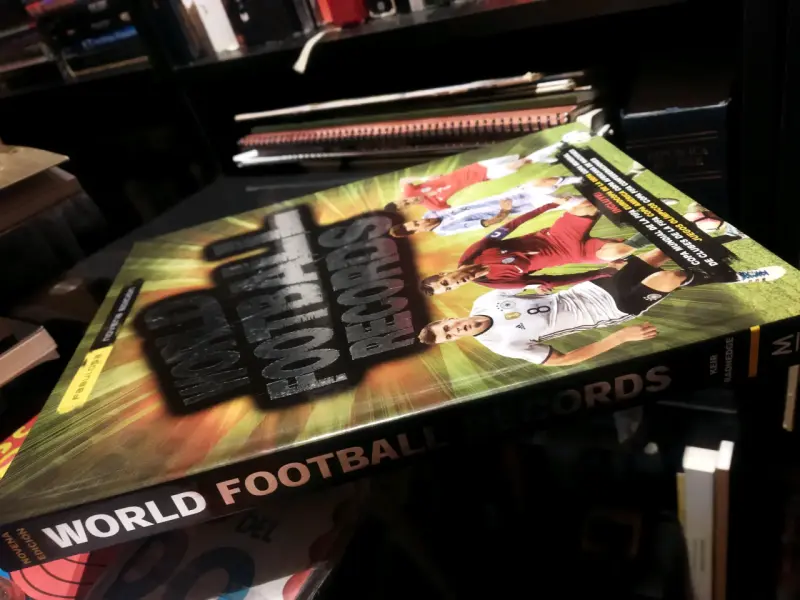 Libro World Football Records Novena Edición - 3