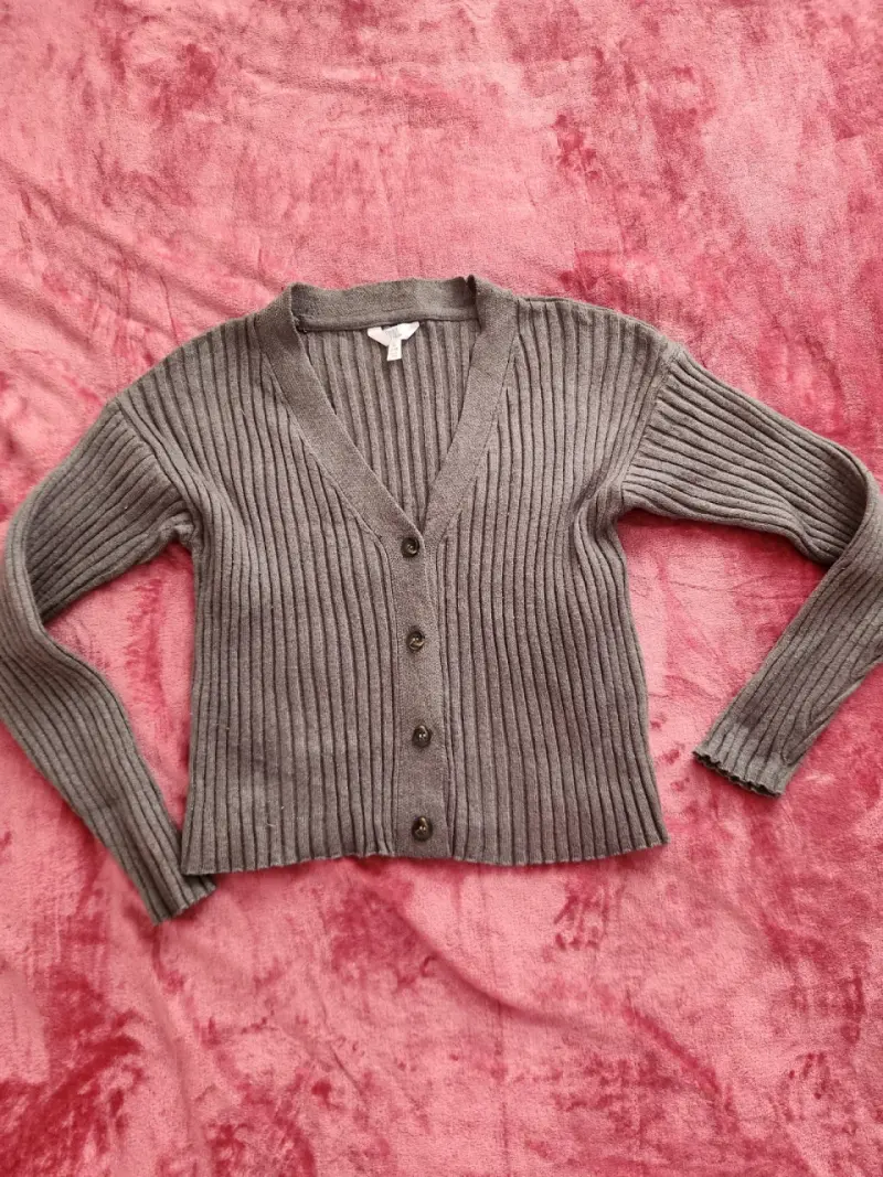 Cardigan de punto gris para mujer - 1