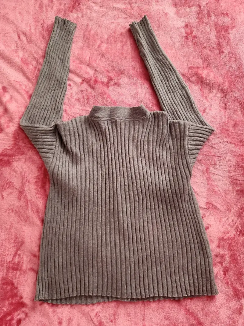Cardigan de punto gris para mujer - 3