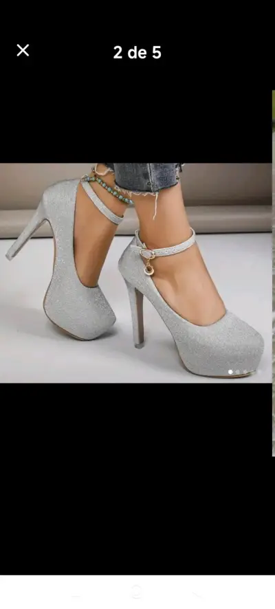 Tacones plateados con plataformama y pulsera - miniatura 1