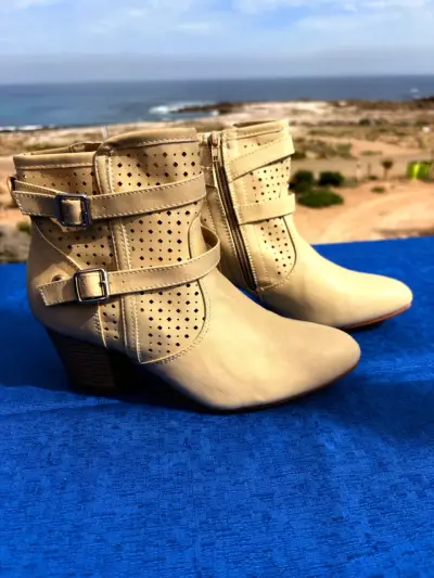 Botines de cuero beige con hebillas - miniatura 5