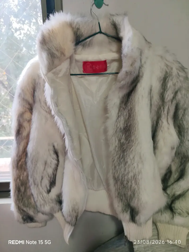 Chaqueta de piel sintética blanca con cremallera - 2