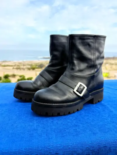 Botas de cuero negro con hebilla para hombre - miniatura 1