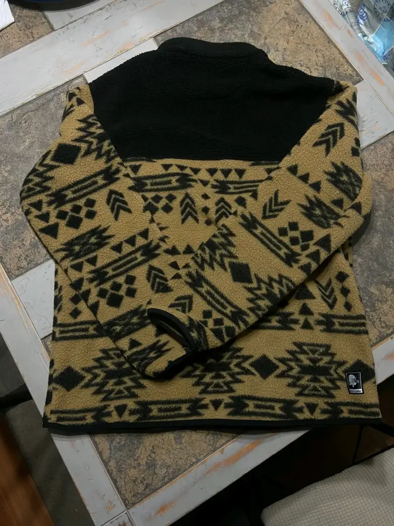 Chaqueta de lana polar Wild Lama con diseño tribal - 3