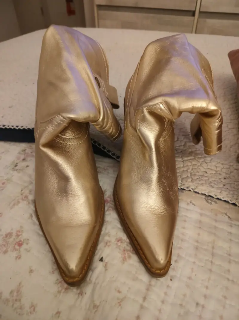 Botas doradas de cuero Exótica con tacón alto - 4