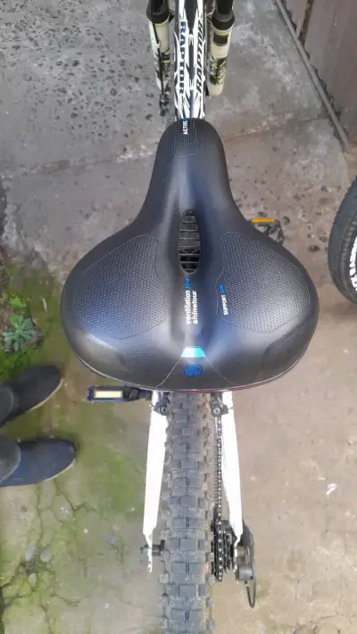 Bicicleta de montaña con suspensión Raptor - miniatura 1