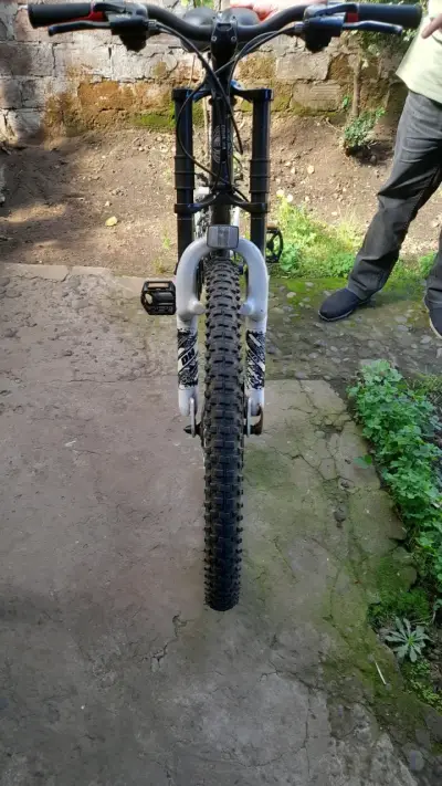 Bicicleta de montaña con suspensión Raptor - miniatura 2