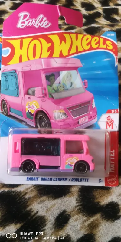 Hot Wheels Barbie Dream Camper Rosa - miniatura 1
