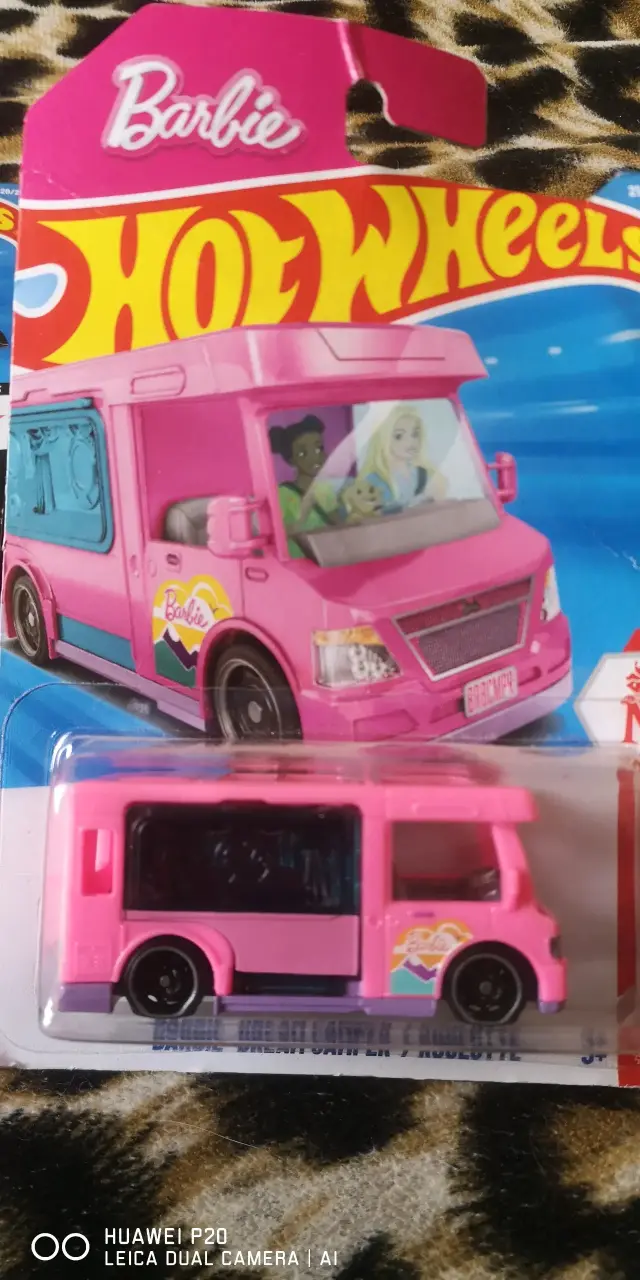 Hot Wheels Barbie Dream Camper Rosa - 2
