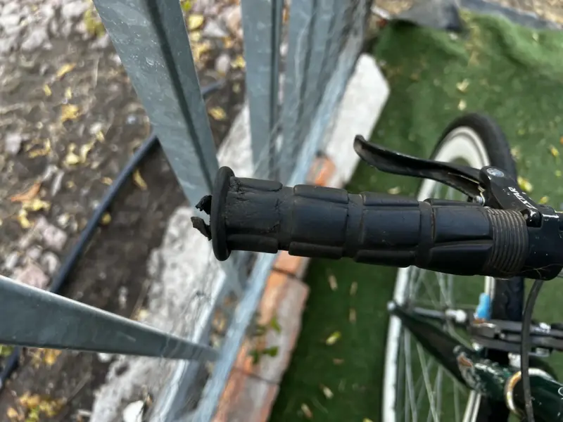 Bicicleta Hernández verde con asiento marrón - 4