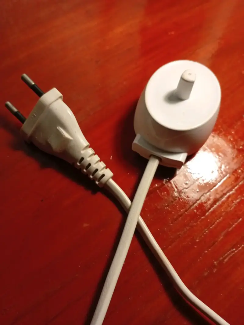 Cargador eléctrico cepillo Oral B - Braun. - 1