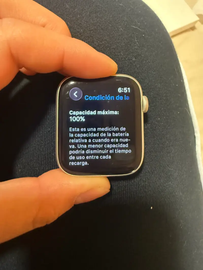 Apple watch con caja original y cargador - 2