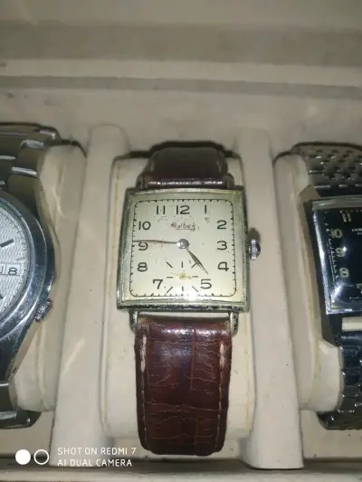 Reloj vintage Malbek de pulsera cuadrado - miniatura 1