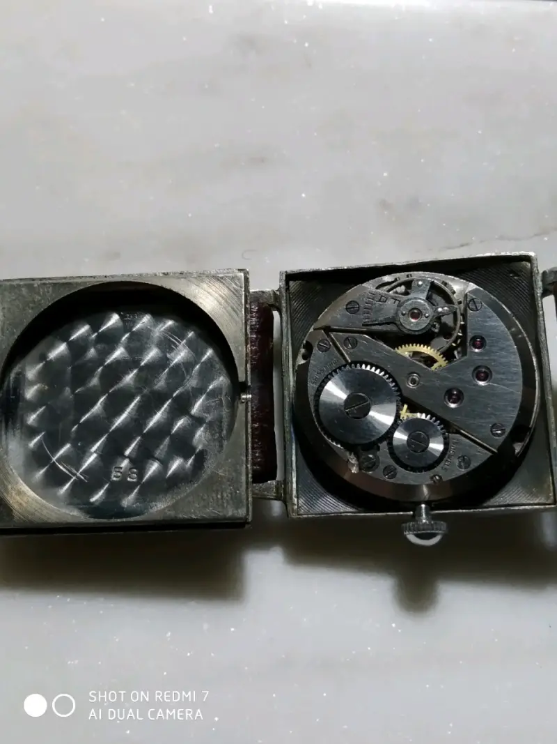 Reloj vintage Malbek de pulsera cuadrado - 3