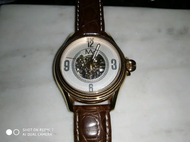 Reloj automático con correa de cuero marrón - 1
