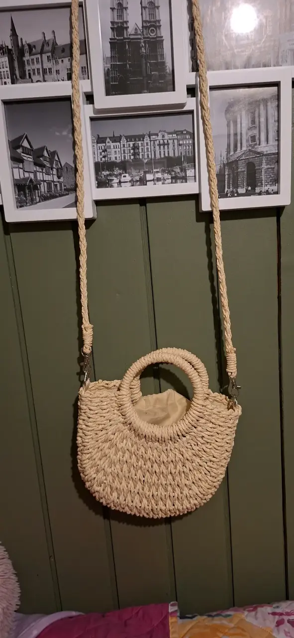 Cartera de paja tejida con asa redonda - 1